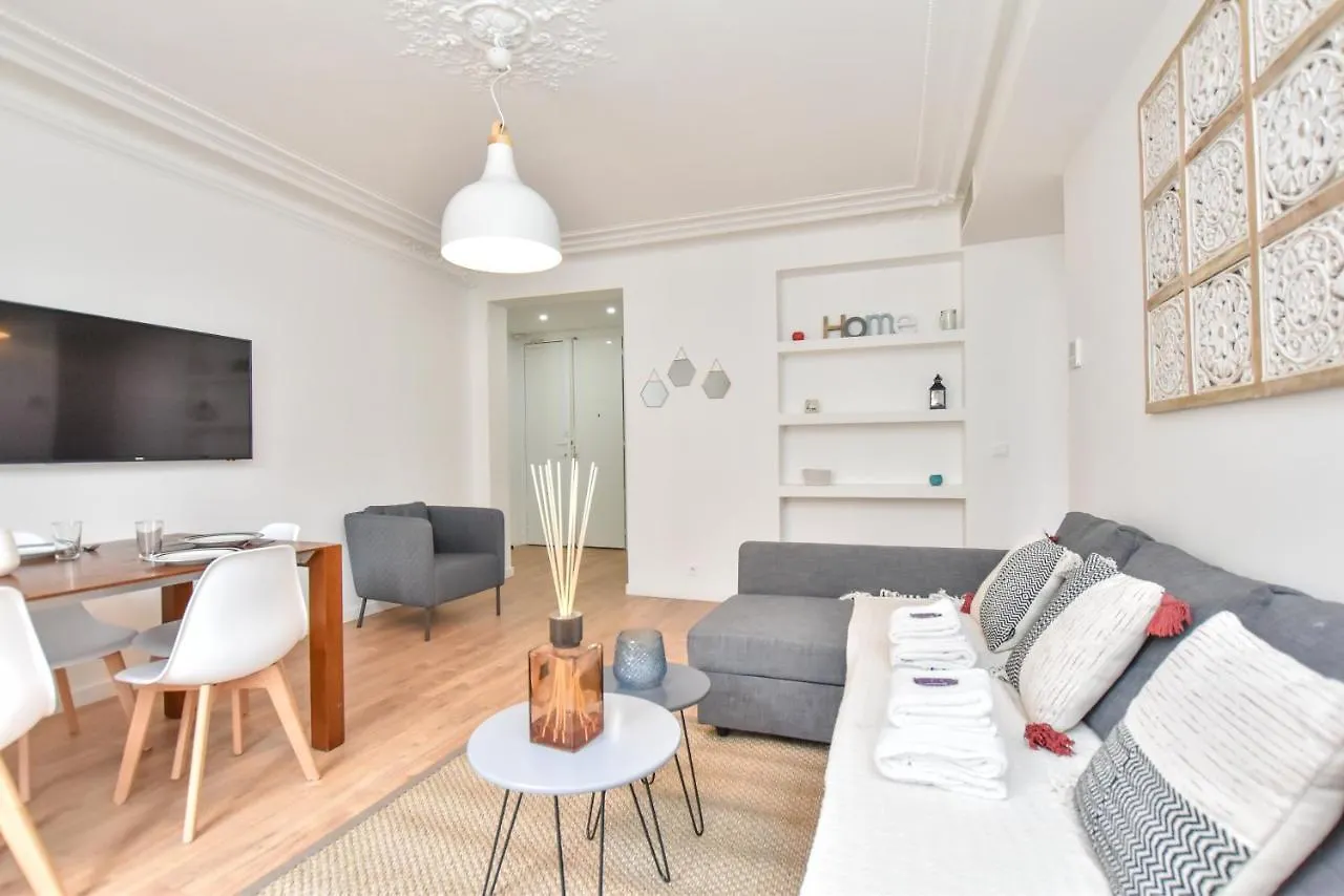 Cozy Apartment 2Br-6P - Royal Palace-Lo Museum contacts
